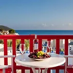 מלון דירות Viva Mare Foinikounta 4*
