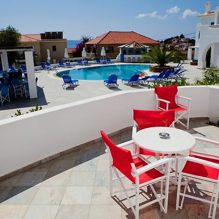 Viva Mare Foinikounta アパートホテル