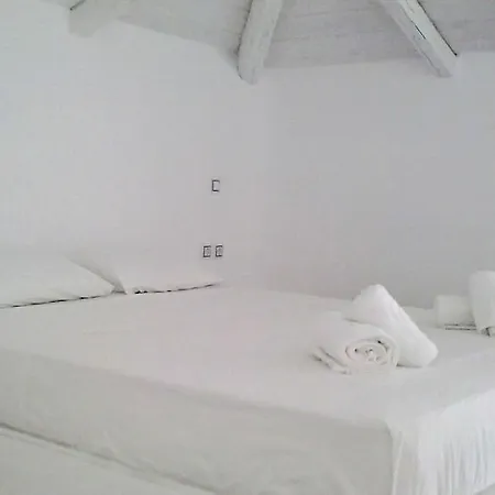 アパートホテル Viva Mare Foinikounta