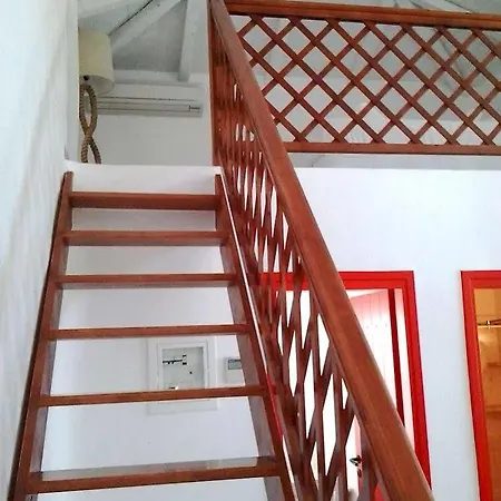 アパートホテル Viva Mare Foinikounta 4*