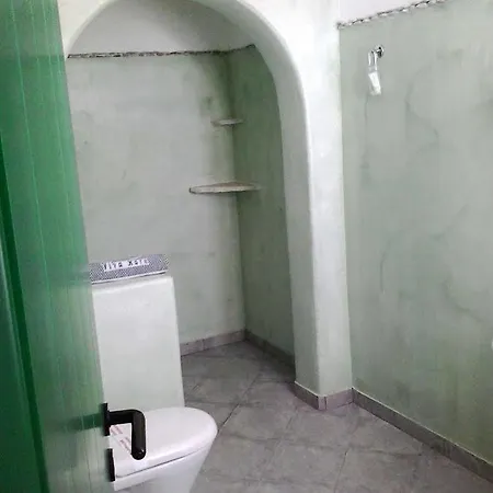 アパートホテル Viva Mare Foinikounta