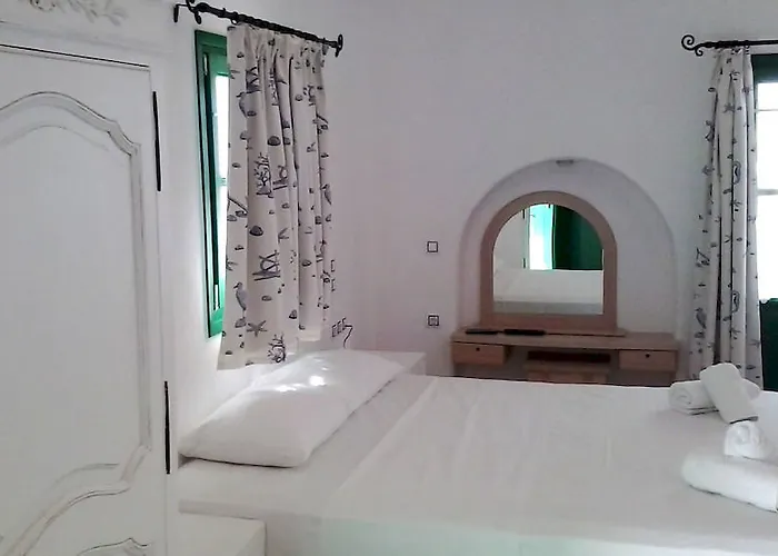 Aparthotel Viva Mare Foinikounta 4*